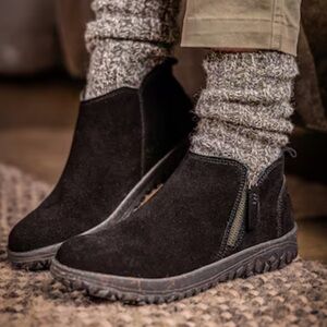 Minnetonka North Bootie BRAND NEW !